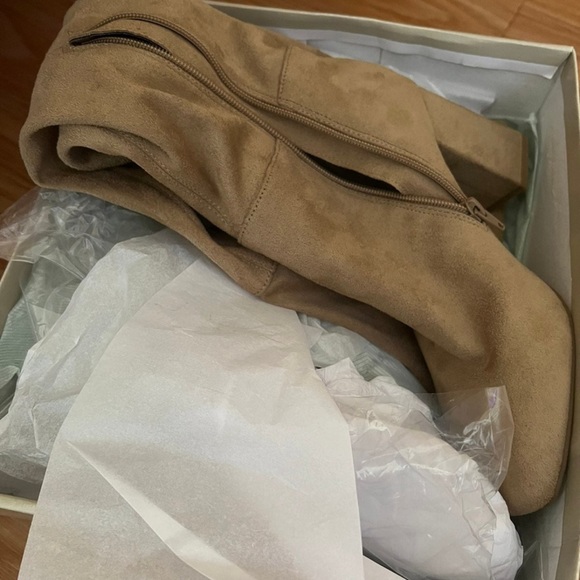 Boots - Picture 2 of 5